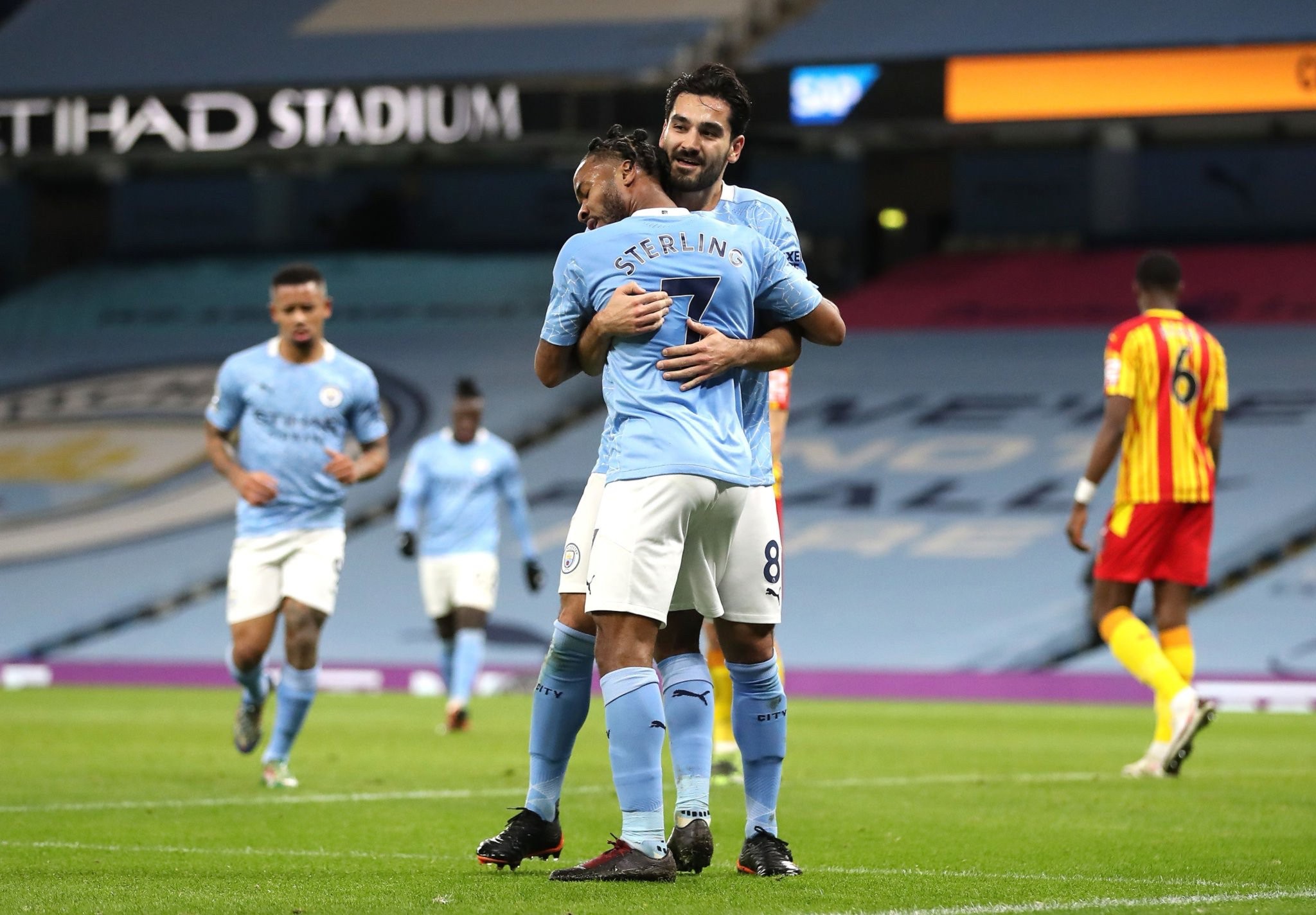 未能抢下足 未能抢下足